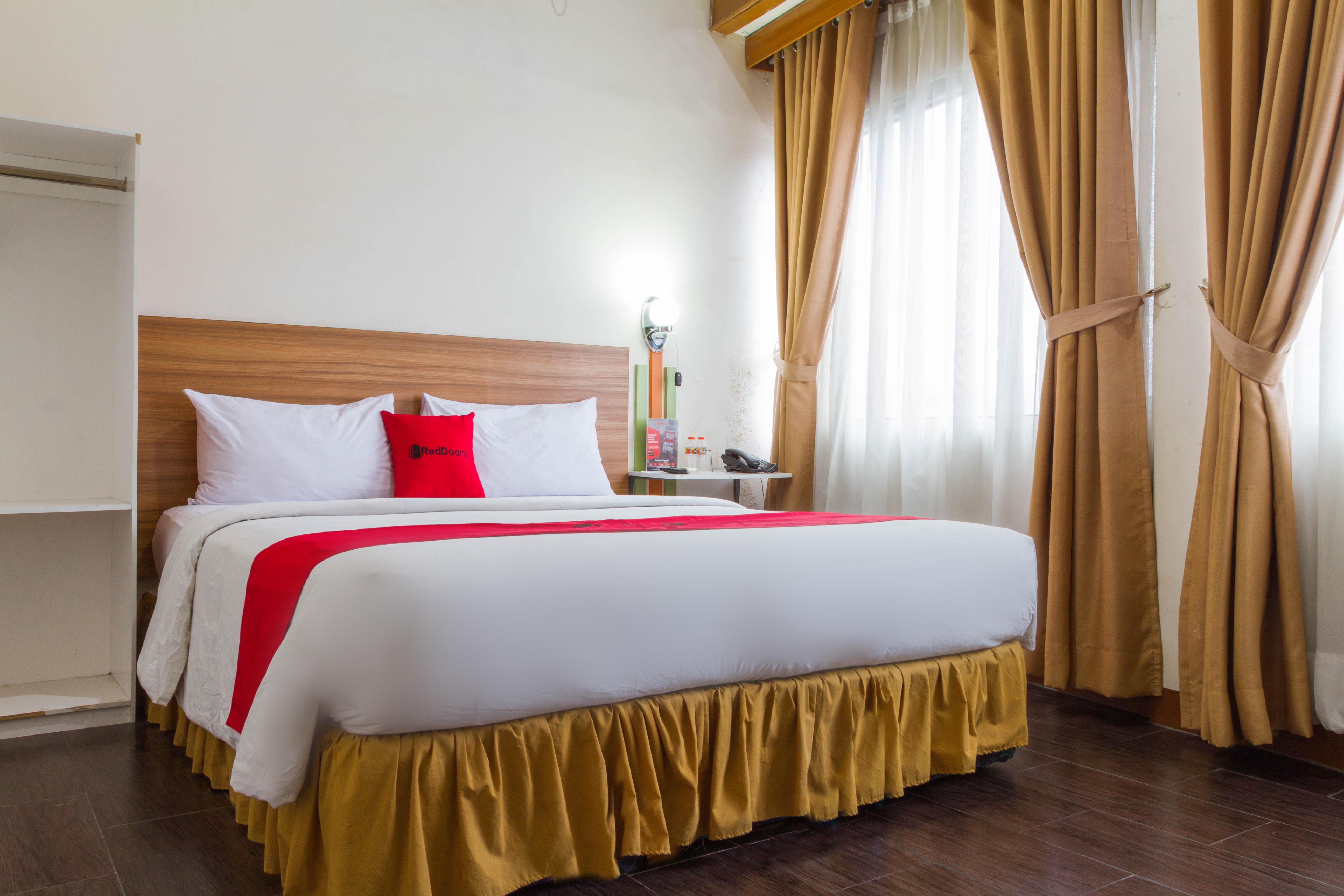 RedDoorz Plus @ Surapati 2 Bandung Exterior foto